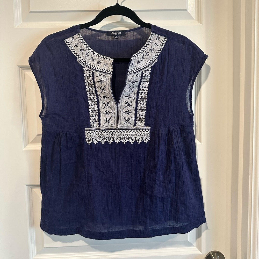 Madewell Navy Blue Embroidered Women's Top - EUC